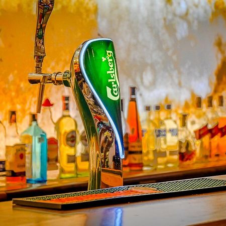 Envy Hotel Дуррес Экстерьер фото